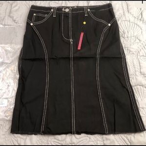 UNIF CODE Knee Length Raw Hem Black SKIRT Med 6-8